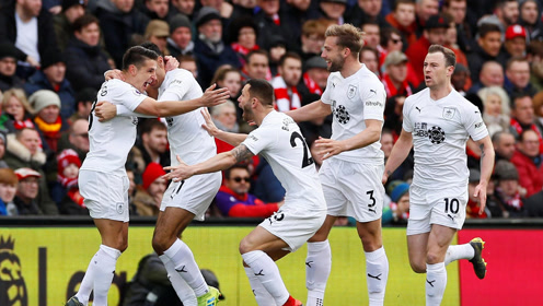 官方：苏格兰裁判沃尔什将执法欧冠第6轮拜仁vs葡体