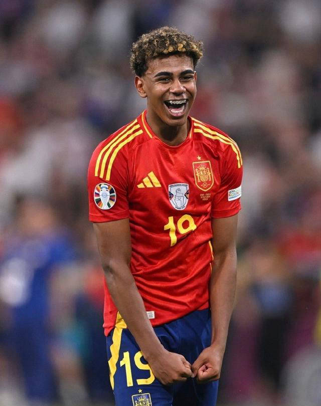 亨利：北伦敦德比球员必须清醒，枪手最不想看到曼城紧追其后（亨利称北伦敦德比需球员保持清醒，阿森纳最不愿见曼城步步紧逼）