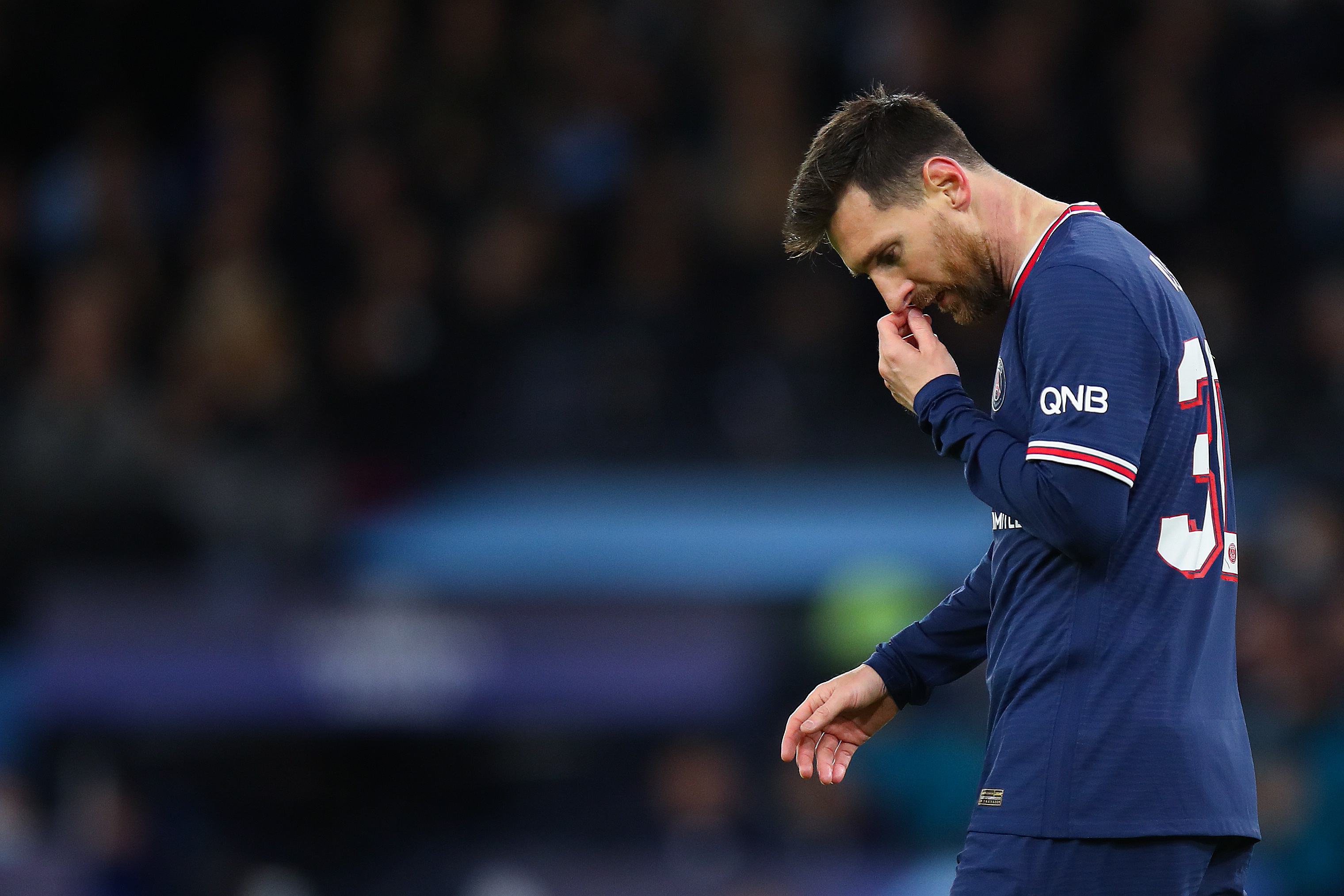 2025／26赛季英超：利物浦崩溃安菲尔德！上届冠军俯冲保级区（2025／26英超：安菲尔德失守，利物浦崩盘，上季冠军跌入保级区）