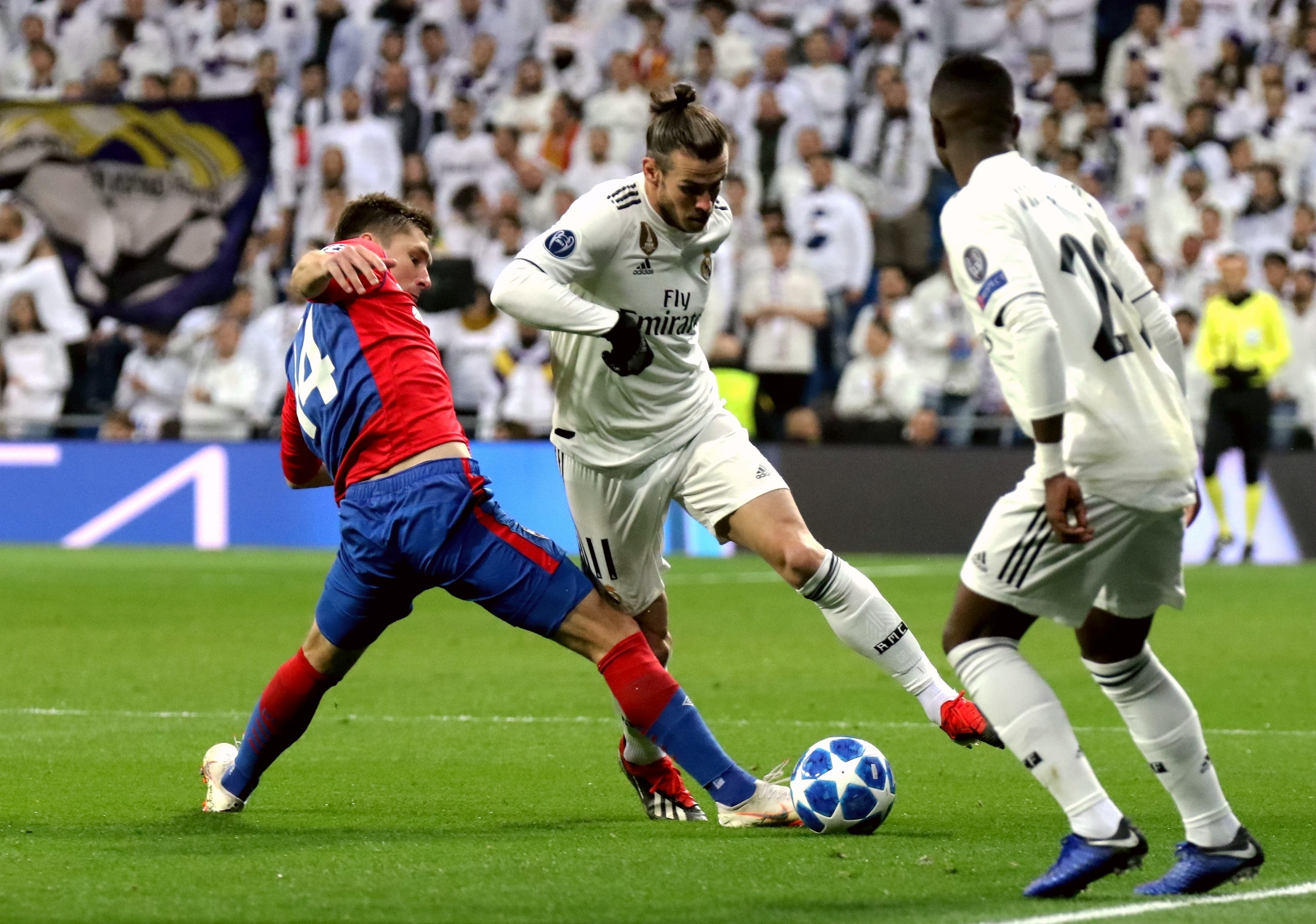 广西平果悬了! 2年从冲超到或解散，媒体人：外援被逼到不想踢球（广西平果告急：两年从冲超梦到解散危机，媒体称外援被逼无心出战）