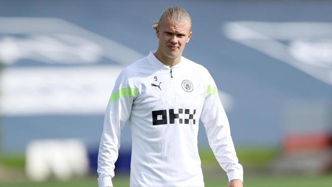 曼联高层对阿莫林分歧曝光，两人力挺两人质疑！12月战绩或定未来