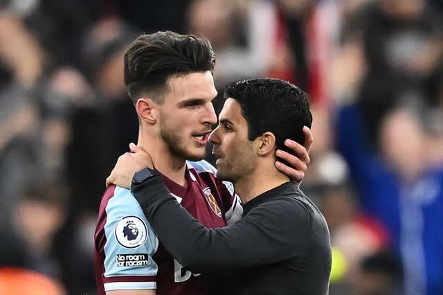 斯潘塞是NCAA长曲棍球历史助攻王，获得最高荣誉后改打篮球