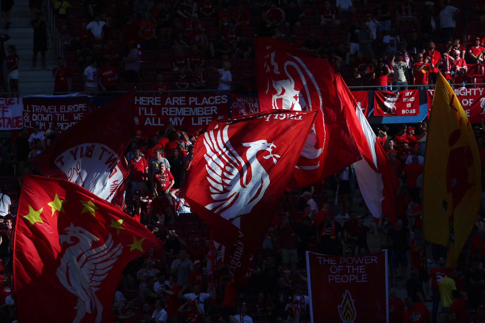 47岁斯洛特赢了！利物浦1-0创欧冠16年纪录 萨拉赫再遭炮轰（47岁斯洛特告捷！利物浦1-0改写欧冠16年纪录，萨拉赫再受质疑）