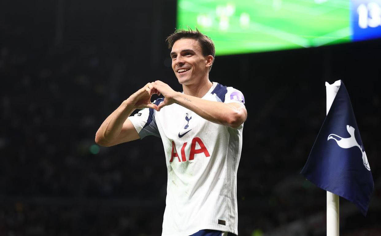 Edgar Lima后半程发力完成夸张动作